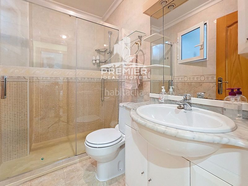 Foto 087bb7ee-5356-4a11-8b46-b23ab9cbf4dc. Casa amb calefacció aparcament a Plaza de Toros-Avenida Chapí-Trinquete Elda