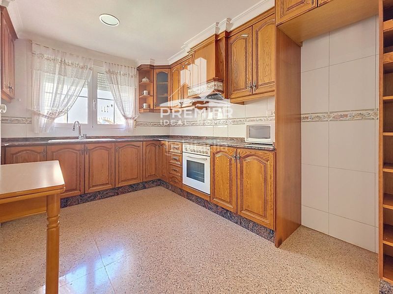 Foto 3a2acb7f-7f78-463b-8b24-ae3b82f1fd69. Casa amb calefacció aparcament a Plaza de Toros-Avenida Chapí-Trinquete Elda