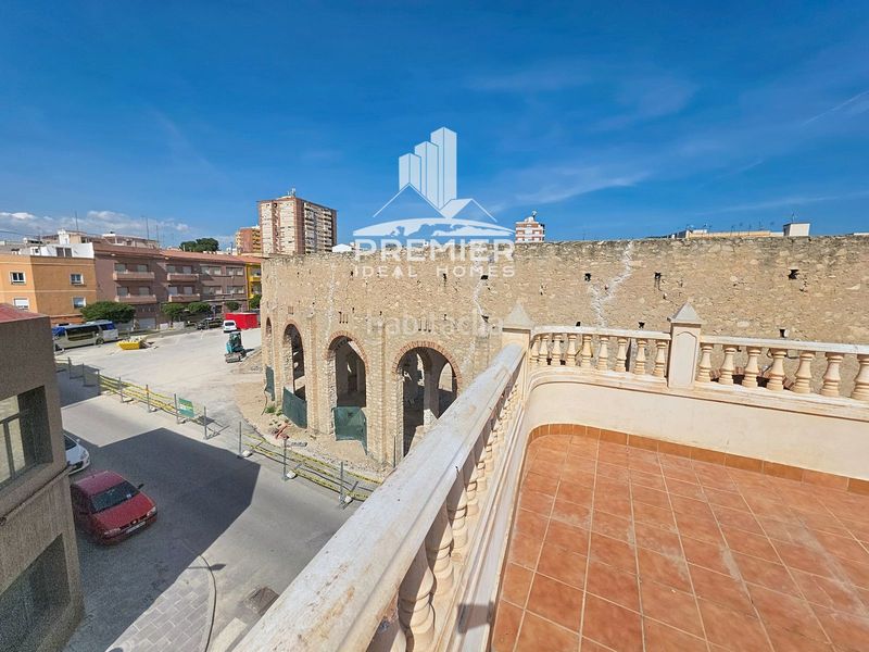 Foto 3d89b42c-d5c6-4b41-bd6d-67f1dd6cf41c. Casa amb calefacció aparcament a Plaza de Toros-Avenida Chapí-Trinquete Elda