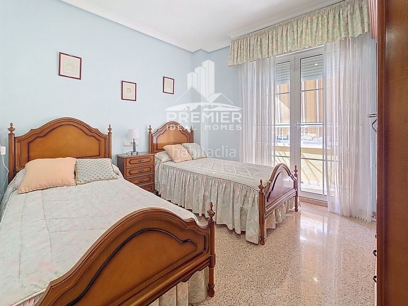 Foto 4cba1906-3523-4544-af7d-742f6b7e5bf5. Casa amb calefacció aparcament a Plaza de Toros-Avenida Chapí-Trinquete Elda