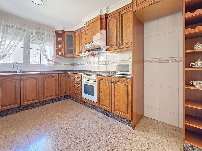 Foto af1de0eb-e2b3-4992-b660-eac147a02026. Casa amb calefacció aparcament a Plaza de Toros-Avenida Chapí-Trinquete Elda