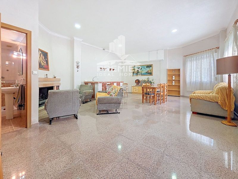 Foto dd90baaf-74d6-4297-95b5-67b1acdfd527. Casa amb calefacció aparcament a Plaza de Toros-Avenida Chapí-Trinquete Elda