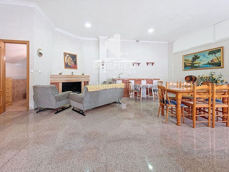 Foto e150a613-6231-4c13-88ba-c0d4e95c3777. Casa amb calefacció aparcament a Plaza de Toros-Avenida Chapí-Trinquete Elda