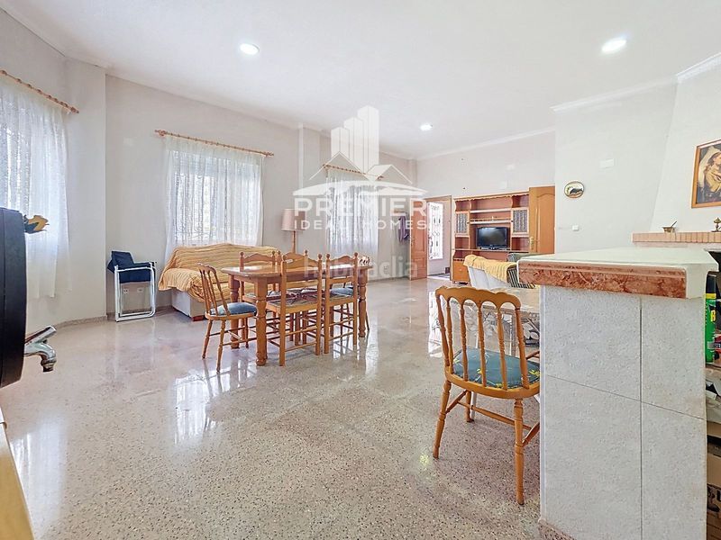 Foto fbf11f95-24be-49c9-84c7-df5ed07b10bb. Casa amb calefacció aparcament a Plaza de Toros-Avenida Chapí-Trinquete Elda