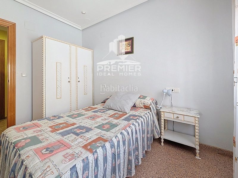 Foto ff5646f3-5f92-4757-85d5-2754b3df73ce. Casa amb calefacció aparcament a Plaza de Toros-Avenida Chapí-Trinquete Elda