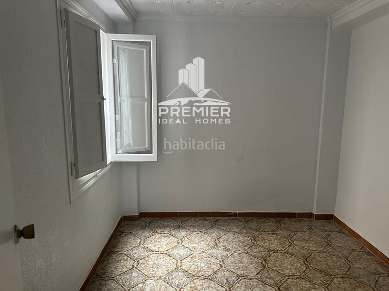 Foto 91ebee03-a0d1-443c-8b2c-29f97d622a05. Rent flat in Las Trescientas-San Francisco-Ciudad Vergel Elda