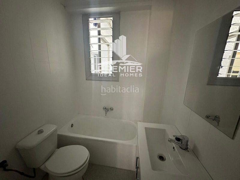 Foto a134581d-313a-4b2c-8639-9e66842edf2d. Rent flat in Las Trescientas-San Francisco-Ciudad Vergel Elda
