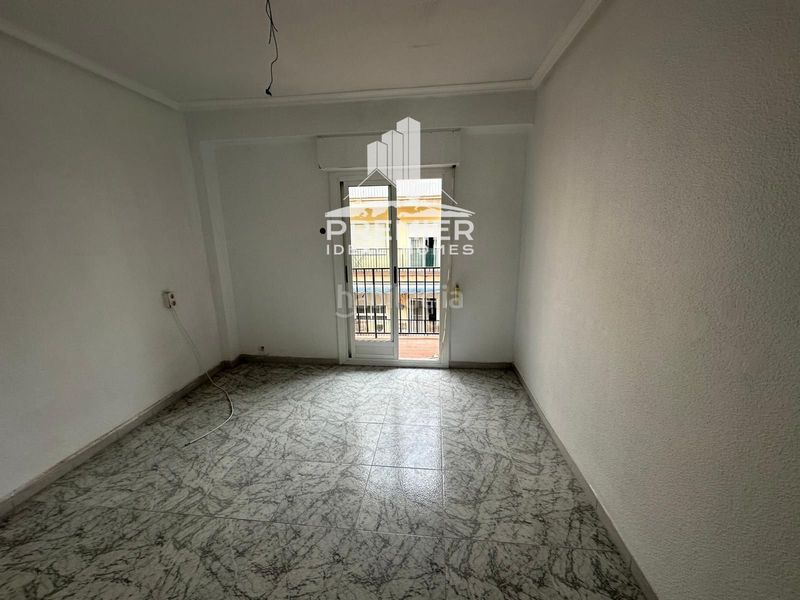Foto bd2711ac-bdfc-43d7-89eb-315c368f78b2. Rent flat in Las Trescientas-San Francisco-Ciudad Vergel Elda
