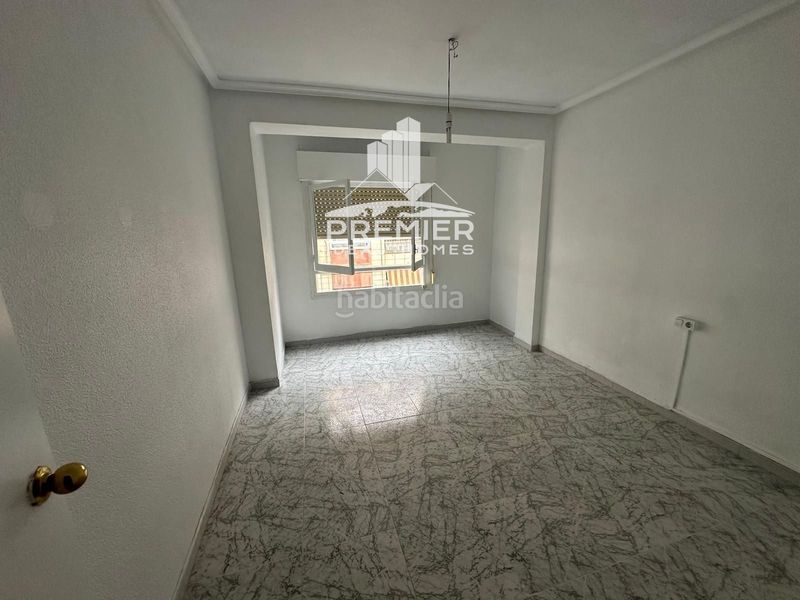 Foto c90d14e9-997a-43ac-a6d3-034a4869e9eb. Rent flat in Las Trescientas-San Francisco-Ciudad Vergel Elda