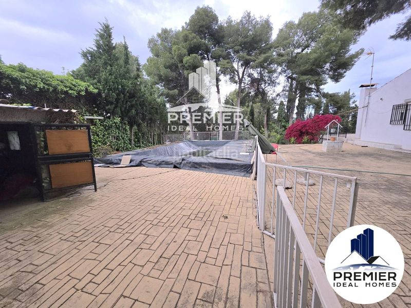 Foto 0db264e6-2784-480d-9675-078ce7a104ee. Chalet con piscina in Campo Alto-Club de Campo Elda