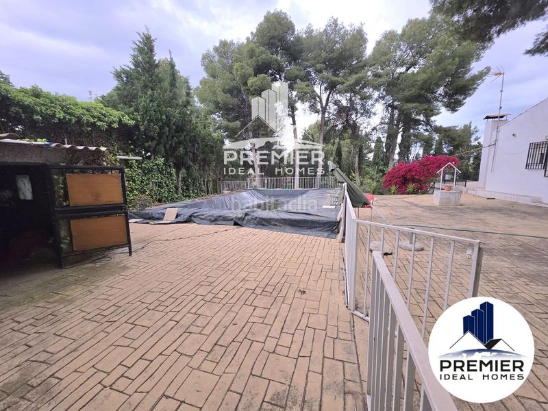 Foto a5338eaf-f908-4a3a-b9c9-3ac2b7e3e886. Chalet con piscina in Campo Alto-Club de Campo Elda