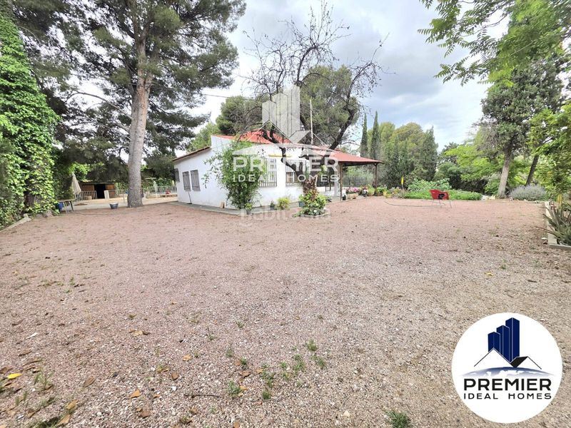 Foto eb1d3f28-086b-4c34-b704-f900c695a2fc. Chalet con piscina in Campo Alto-Club de Campo Elda