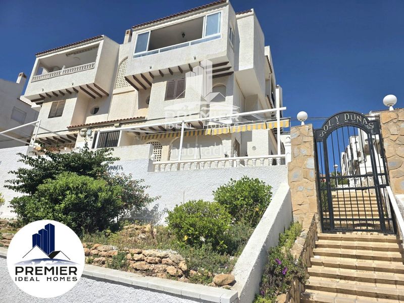 Foto cb0ecd9d-5f84-4960-87e3-70692c3807a7. Casa adossada amb calefacció aparcament piscina a Elche / Elx