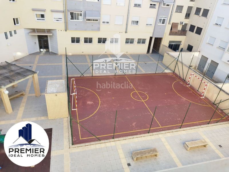 Foto bc8d9f41-e0fe-46c7-a09f-07d6efe93d17. Flat with heating parking in Petrer