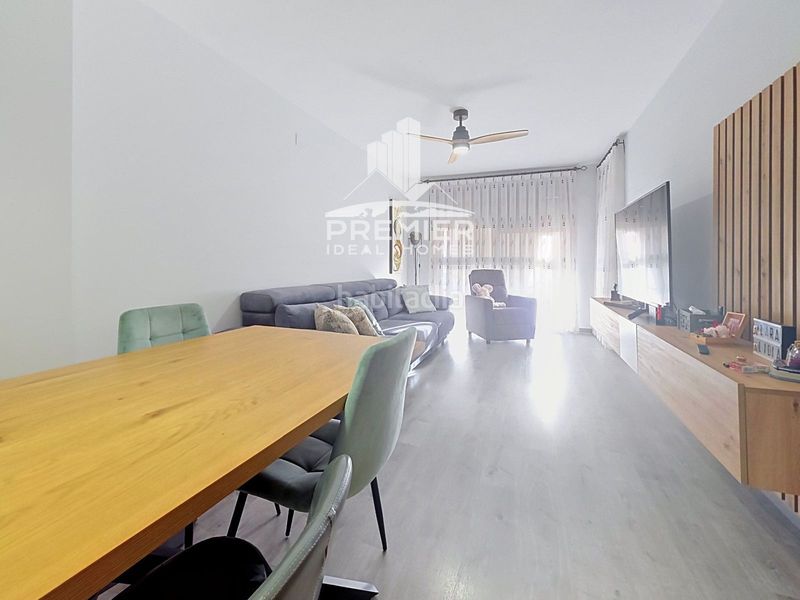 Foto f061715f-fb35-465a-801c-7fa0bd4fb101. Flat with heating parking in Petrer