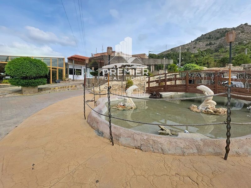 Foto 9fa31aa8-ec4e-4be7-97c7-d4052755f2b5. Xalet amb calefacció aparcament piscina a Campo Alto-Club de Campo Elda