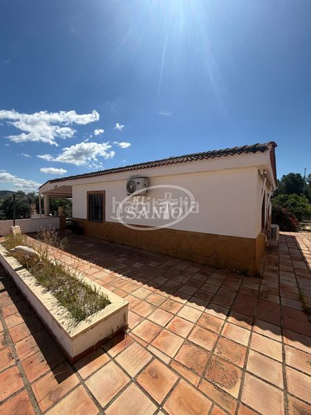 Foto f1fd16c8-ffd1-427e-b9e3-3cdd1490e84a. Xalet amb aparcament piscina a Alcolea Córdoba