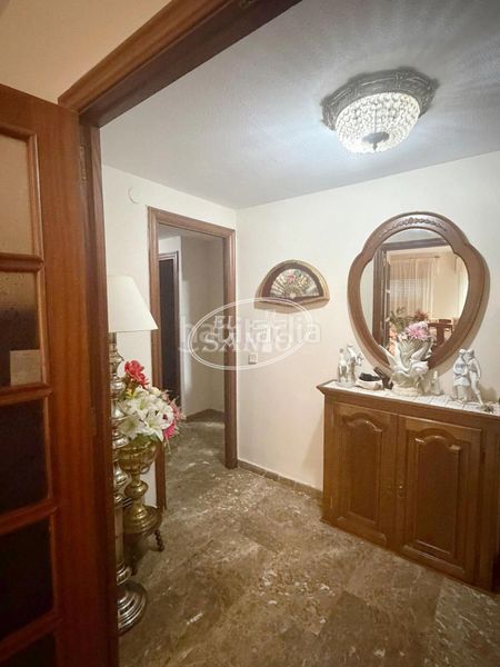 Foto b3b94593-96ef-46ad-9b38-639a6390cabf. Flat with parking in Centro Córdoba