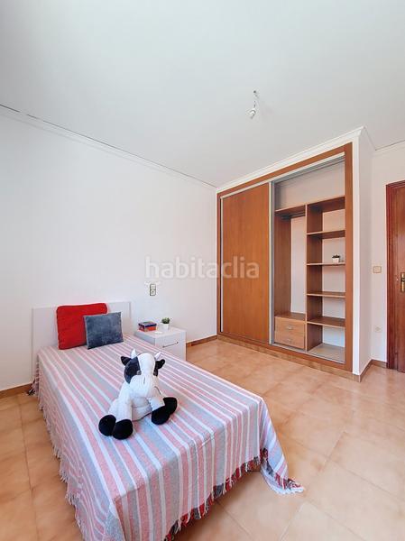 Foto b2ec3421-312e-4b87-a779-7d95a5895805. Casa adosada en Poblets (els)