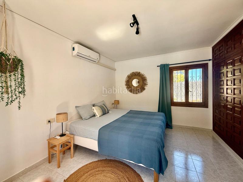 Foto b558d73d-11b6-46fe-bdac-62e0570bed71. Chalet con riscaldamento parcheggio piscina in El Montgó Dénia