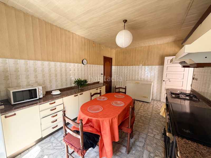 Foto 69bf4a59-3f87-4df6-9847-cc8772566595. Casa a lugar té 125 a Rianxo