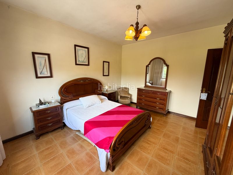 Foto a6b38cc5-b2da-4fab-bc10-39b9d7476384. Casa a lugar té 125 a Rianxo