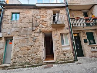 Maison jumelée à Rúa de arriba 5. Casa en venta en calle de arriba al lado ayuntamiento