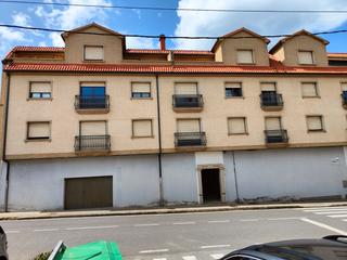 Local commercial à Dp-3301 40. Amplio bajo en venta en calle fincheira, rianxo