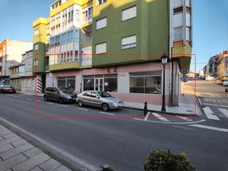 Local commercial à Rúa rinlo 18. Bajo comercial de 600 metros cuadrados en el centro de rianxo