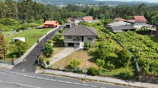 Maison à Rua pousada 6. Encantadora casa de piedra con jardín en a casilla – araño (rian
