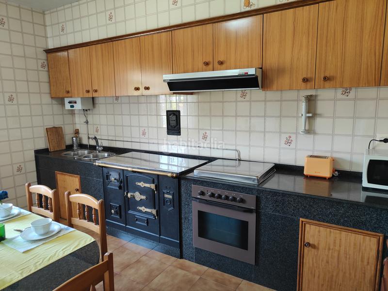 Foto 16f0b96f-098f-45aa-8d3f-e4c019224d7f. Casa a rua pousada 6 a Rianxo