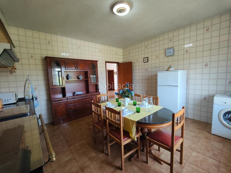 Foto e433f2c9-1cc2-47f2-b17d-a52552d0c9d5. Casa a rua pousada 6 a Rianxo