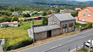 Casa a Aldea vilanustre 30a. Casa para reformar en venta en asados, con amplia parcela y gran