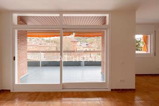 Location Appartement à Centre. Piso en exclusiva comunidad en el centro del pueblo