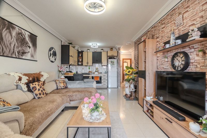 Foto b99ee78f-f8df-4d70-bf1e-a0610f1fd421. Apartament amb piscina a Palm - Mar Arona