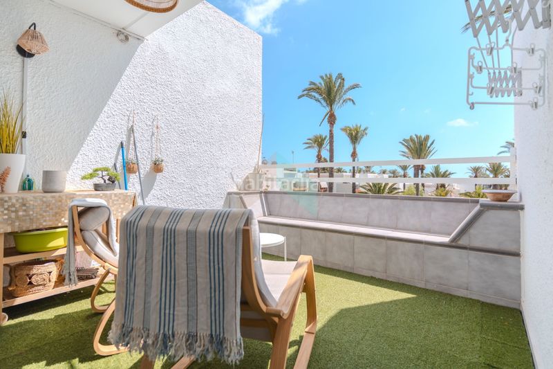 Foto 023e6bdf-45d7-4097-8104-f133690cd222. Apartament amb piscina a Costa del Silencio Arona