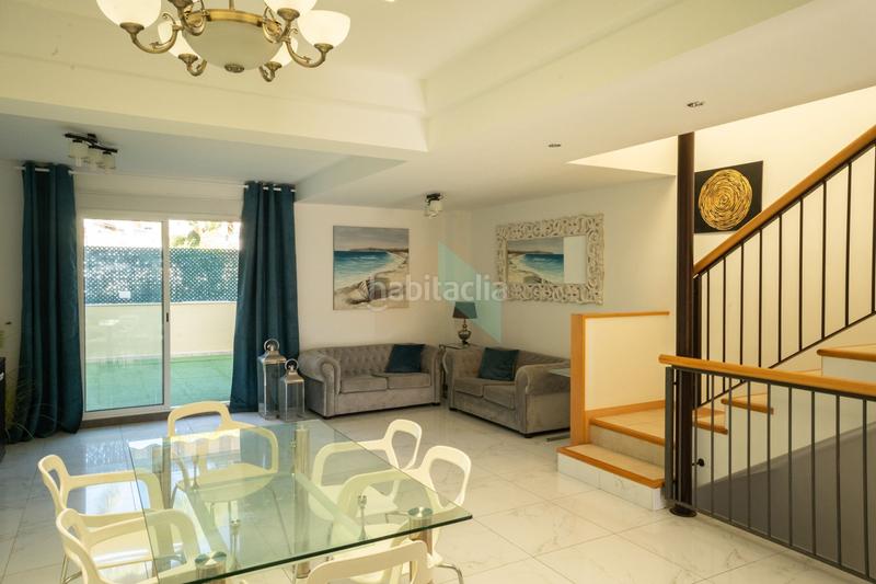 Foto 00bc4a98-3d53-4709-b572-25be83bb7311. Casa adossada amb piscina a Playa Fañabé Alto Adeje