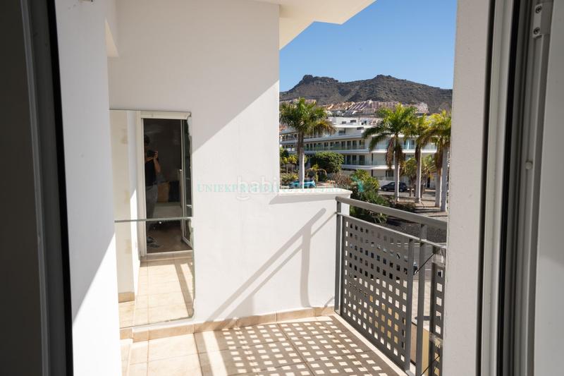 Foto 081beea0-7070-4ab8-b3a1-843406eb1338. Casa adossada amb piscina a Playa Fañabé Alto Adeje