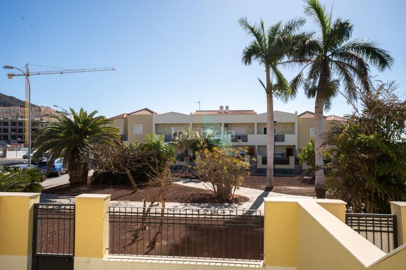 Foto 26ff302c-f8a5-4210-b804-5be6ae28983a. Casa adossada amb piscina a Playa Fañabé Alto Adeje