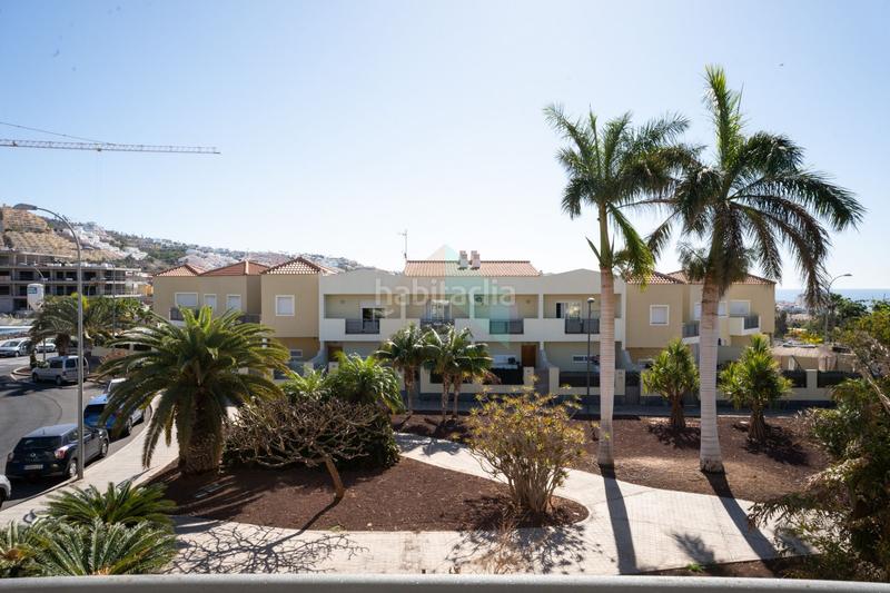 Foto abc0524b-b750-4f6c-a30d-2b76a3f5f07c. Casa adossada amb piscina a Playa Fañabé Alto Adeje