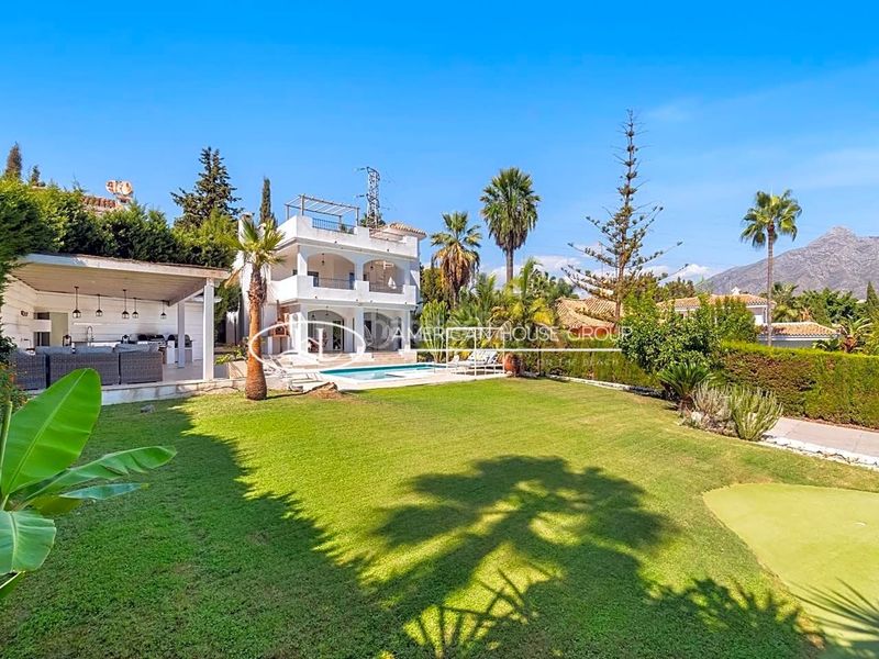 Foto 5b482cb6-8bdd-4283-8de3-a493f595295f. Casa amb piscina a La Dama de Noche - La Alzambra Marbella