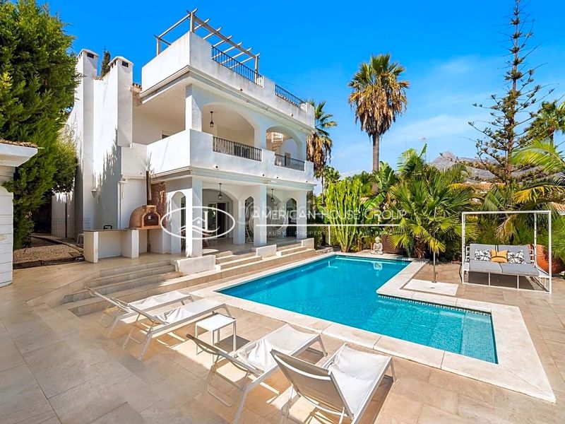 Foto ab866e75-192e-4d6e-853b-567aeff431a4. Casa amb piscina a La Dama de Noche - La Alzambra Marbella