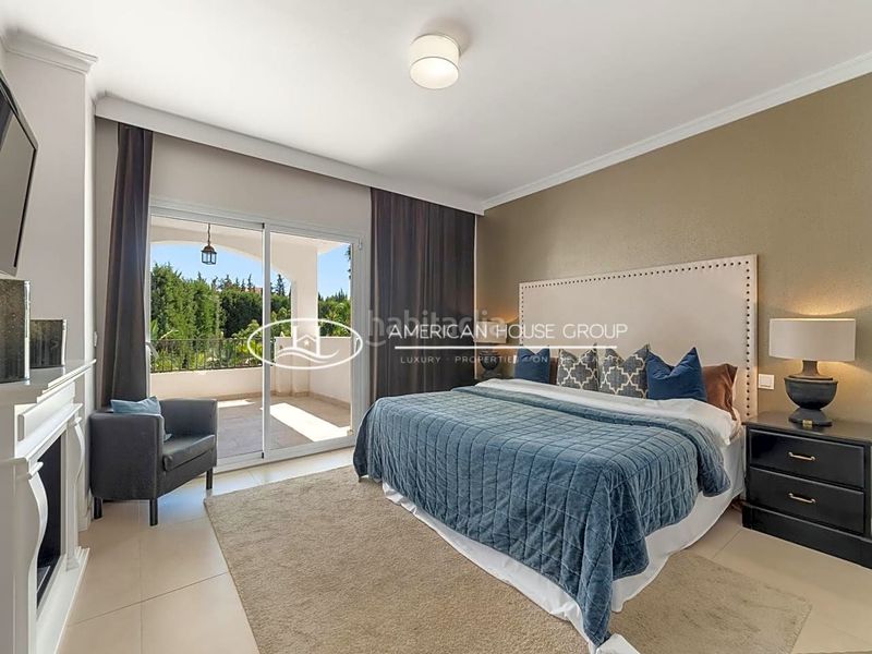 Foto bd31b00b-a26e-4bed-8fc9-5558ab78a518. Casa amb piscina a La Dama de Noche - La Alzambra Marbella
