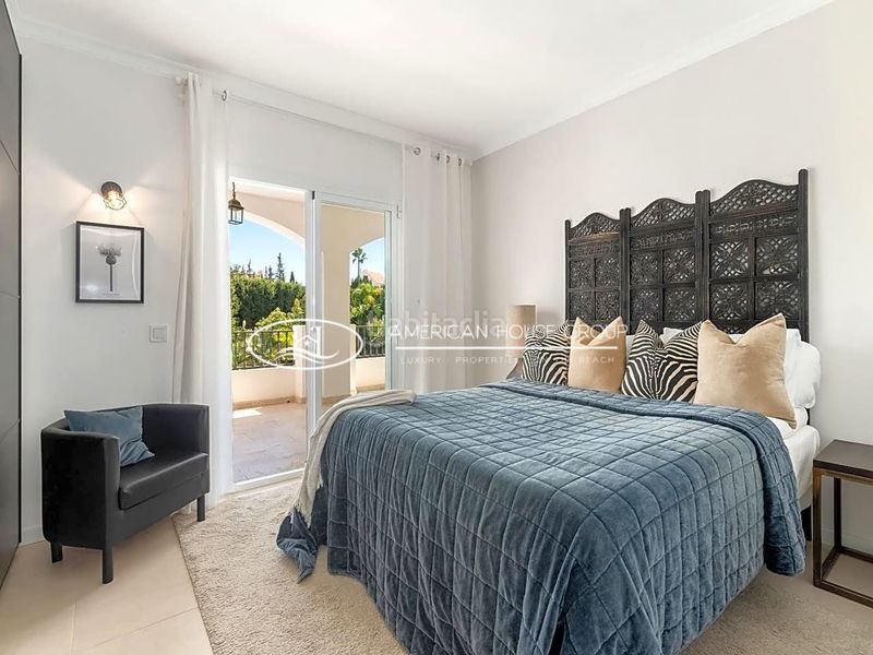 Foto fca67254-e374-4122-933f-66edcaf1f3b8. Casa amb piscina a La Dama de Noche - La Alzambra Marbella
