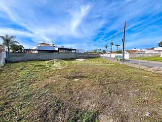 Terreny residencial a Los Gallos. Venta de parcela comercial en los gallos, chiclana de la fra., c