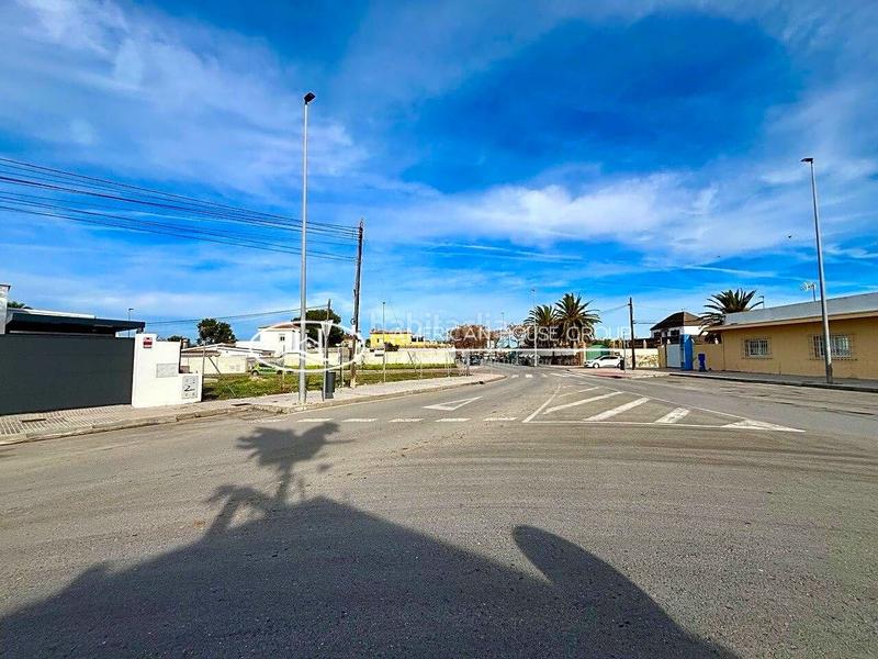 Foto a5c40675-b41f-4636-bca7-ca13bc7a6e1b. Terrain résidentiel dans Los Gallos Chiclana de la Frontera
