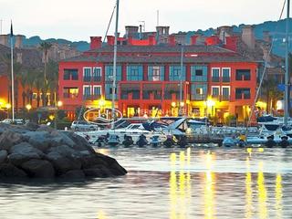 Pis a Puerto de Sotogrande-La Marina. Maravilloso apartamento en venta en la marina de sotogrande, san