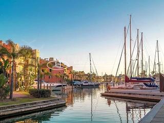 Pis a Puerto de Sotogrande-La Marina. Maravilloso apartamento en venta en la marina de sotogrande, san