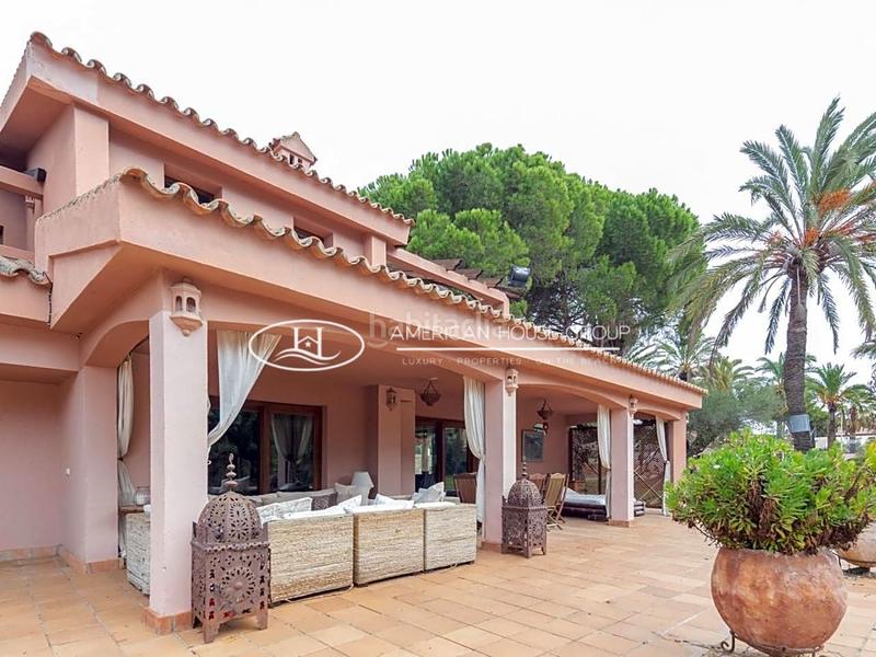 Foto 497c82bc-96a4-470e-adf2-166fee0e8b90. House with parking pool in Los Gallos Chiclana de la Frontera