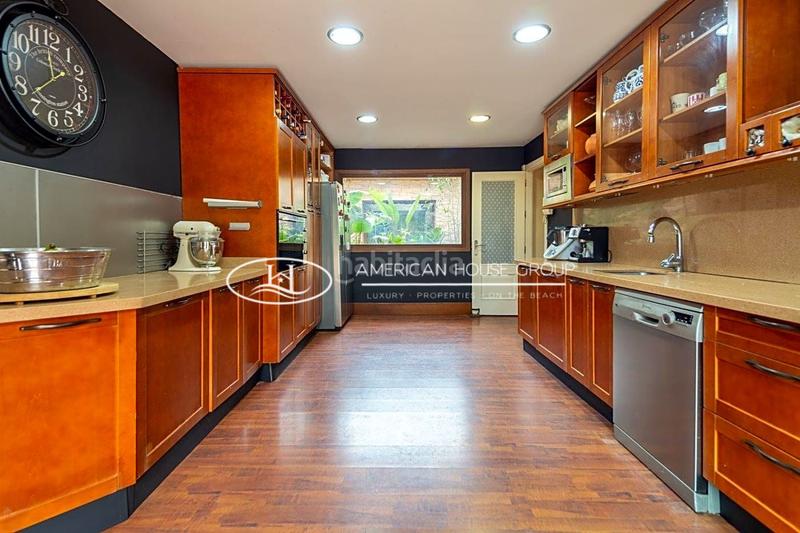 Foto 984f957b-c5e0-49b0-b6d6-608b726b6910. House with parking pool in Los Gallos Chiclana de la Frontera